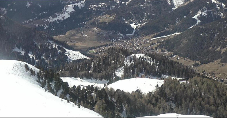 Webcam Pozza di Fassa-Aloch-Buffaure  - Sasso Lungo und Sasso Piatto