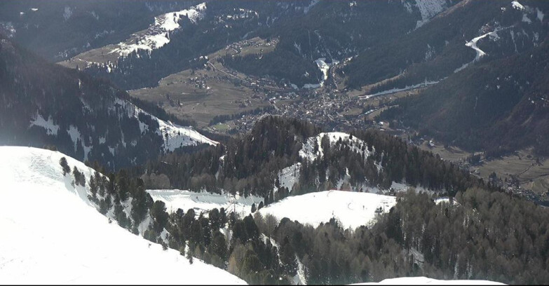 Webcam Pozza di Fassa-Aloch-Buffaure  - Sasso Lungo e Sasso Piatto visti da Buffaure