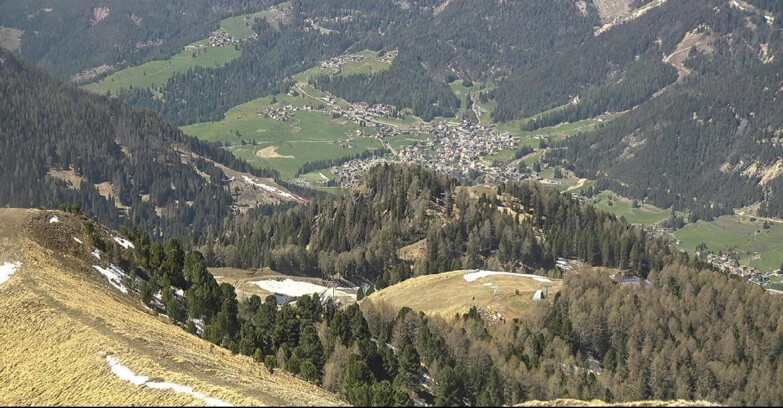 Webcam Pozza di Fassa-Aloch-Buffaure  - Sasso Lungo e Sasso Piatto visti da Buffaure