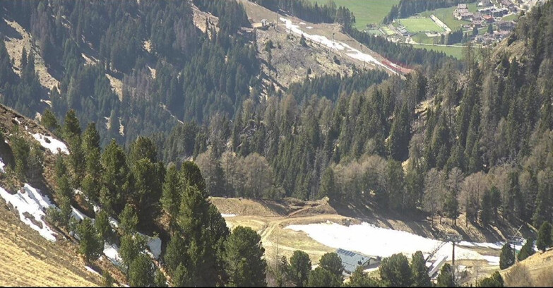 Webcam Pozza di Fassa-Aloch-Buffaure  - Sasso Lungo e Sasso Piatto visti da Buffaure