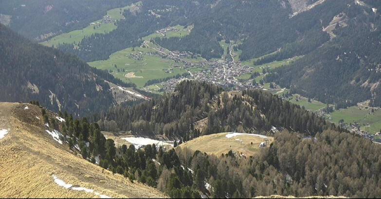 Webcam Pozza di Fassa-Aloch-Buffaure  - Sasso Lungo e Sasso Piatto visti da Buffaure