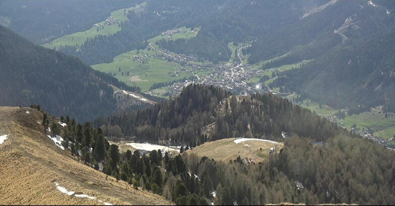 Webcam Pozza di Fassa-Aloch-Buffaure  - Sasso Lungo e Sasso Piatto visti da Buffaure
