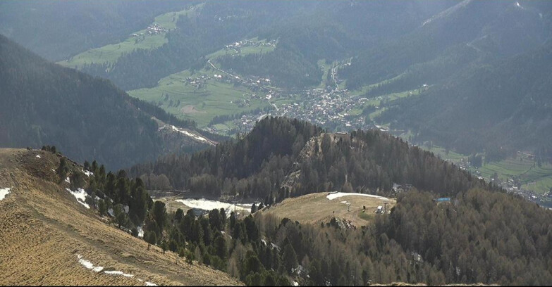 Webcam Pozza di Fassa-Aloch-Buffaure  - Sasso Lungo e Sasso Piatto visti da Buffaure