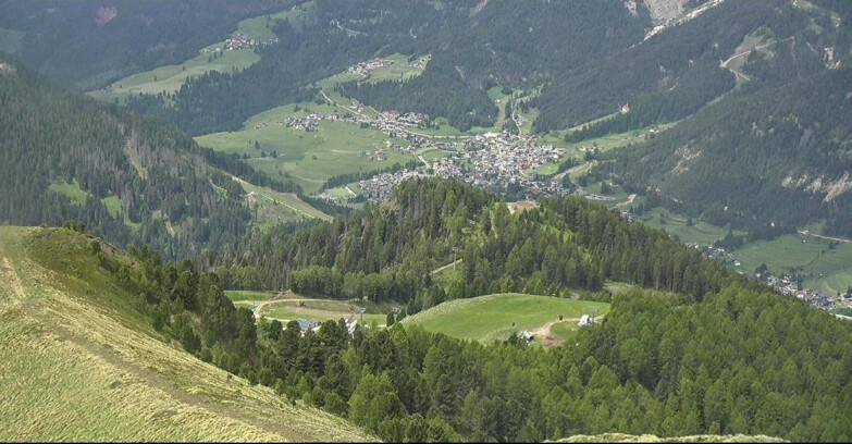 Webcam Pozza di Fassa-Aloch-Buffaure - Sasso Lungo e Sasso Piatto visti da Buffaure
