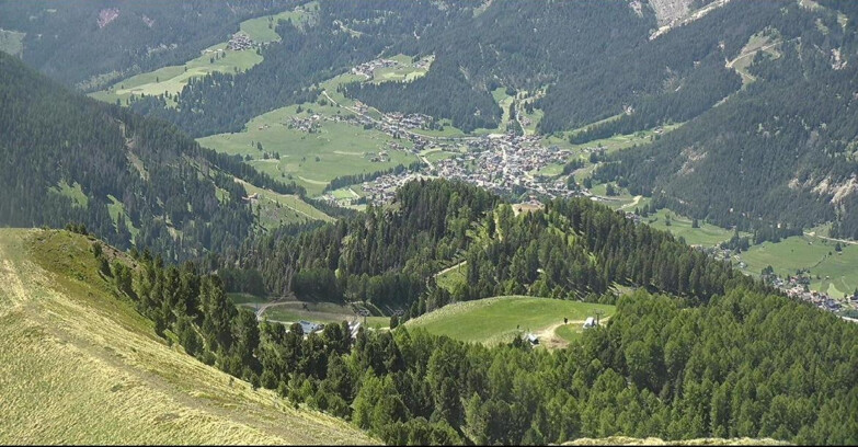 Webcam Pozza di Fassa-Aloch-Buffaure - Sasso Lungo e Sasso Piatto visti da Buffaure