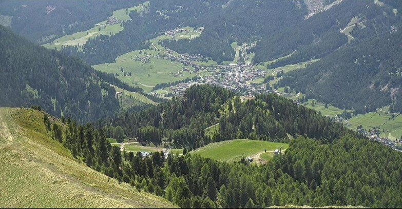 Webcam Pozza di Fassa-Aloch-Buffaure - Sasso Lungo e Sasso Piatto visti da Buffaure