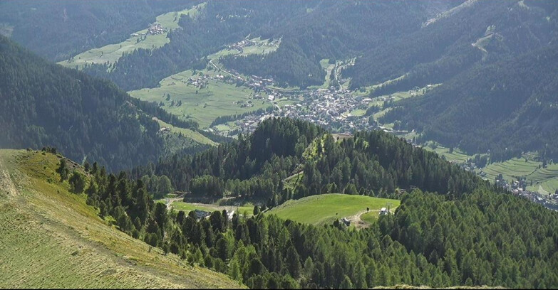 Webcam Pozza di Fassa-Aloch-Buffaure - Sasso Lungo e Sasso Piatto visti da Buffaure