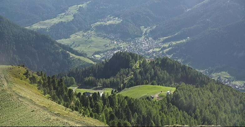 Webcam Pozza di Fassa-Aloch-Buffaure - Sasso Lungo e Sasso Piatto visti da Buffaure