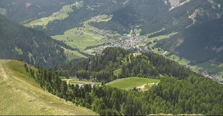 Webcam Pozza di Fassa-Aloch-Buffaure  - Sasso Lungo e Sasso Piatto visti da Buffaure