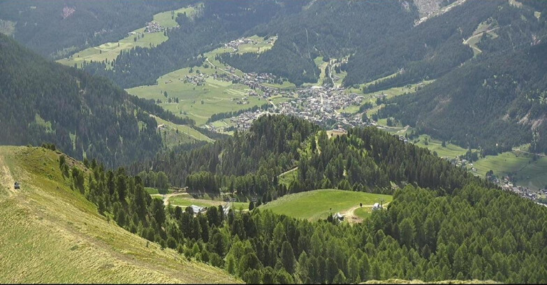 Webcam Pozza di Fassa-Aloch-Buffaure  - Sasso Lungo e Sasso Piatto visti da Buffaure