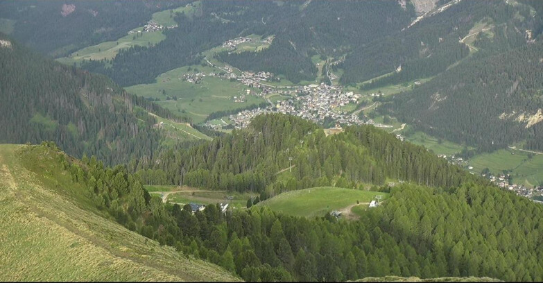 Webcam Pozza di Fassa-Aloch-Buffaure  - Sasso Lungo e Sasso Piatto visti da Buffaure