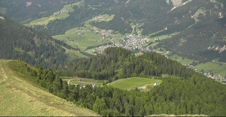 Webcam Pozza di Fassa-Aloch-Buffaure  - Sasso Lungo e Sasso Piatto visti da Buffaure