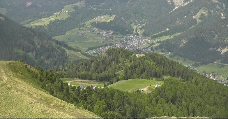 Webcam Pozza di Fassa-Aloch-Buffaure  - Sasso Lungo e Sasso Piatto visti da Buffaure