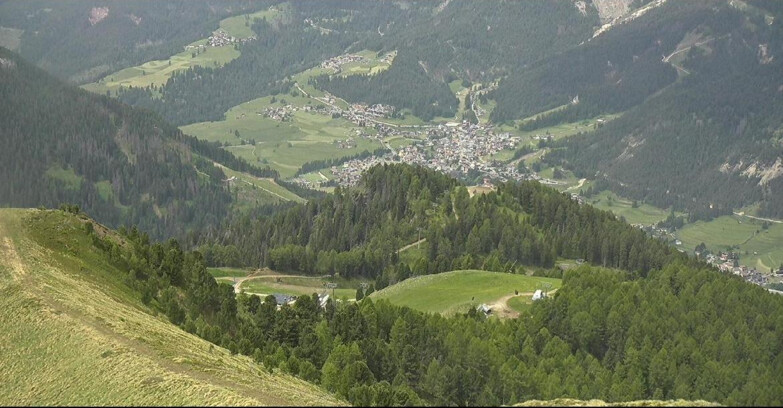 Webcam Pozza di Fassa-Aloch-Buffaure  - Sasso Lungo e Sasso Piatto visti da Buffaure