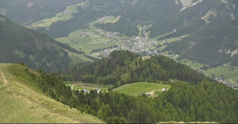 Webcam Pozza di Fassa-Aloch-Buffaure  - Sasso Lungo e Sasso Piatto visti da Buffaure