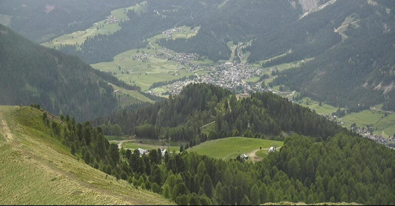 Webcam Pozza di Fassa-Aloch-Buffaure  - Sasso Lungo e Sasso Piatto visti da Buffaure