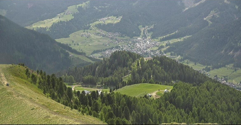Webcam Pozza di Fassa-Aloch-Buffaure  - Sasso Lungo e Sasso Piatto visti da Buffaure