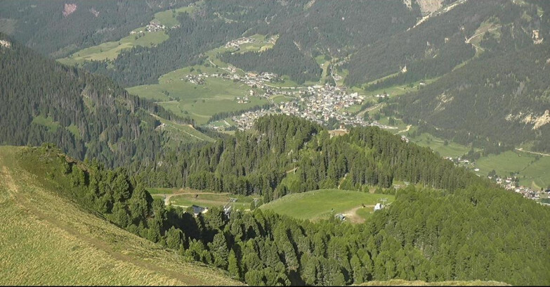 Webcam Pozza di Fassa-Aloch-Buffaure  - Sasso Lungo e Sasso Piatto visti da Buffaure