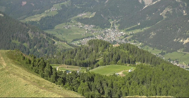 Webcam Pozza di Fassa-Aloch-Buffaure  - Sasso Lungo e Sasso Piatto visti da Buffaure