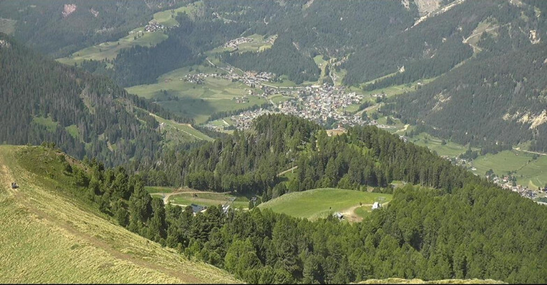 Webcam Pozza di Fassa-Aloch-Buffaure  - Sasso Lungo e Sasso Piatto visti da Buffaure