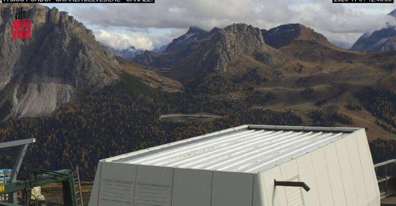 Webcam Campitello-Mazzin-Col Rodella  - Canazei - Belvedere - Skiarea Belvedere