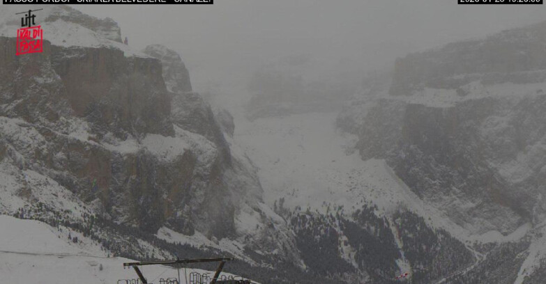 Webcam Campitello-Mazzin-Col Rodella - Canazei - Belvedere - Skiarea Belvedere