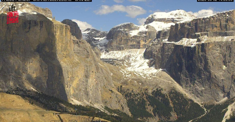 Webcam Campitello-Mazzin-Col Rodella - Canazei - Belvedere - Skiarea Belvedere