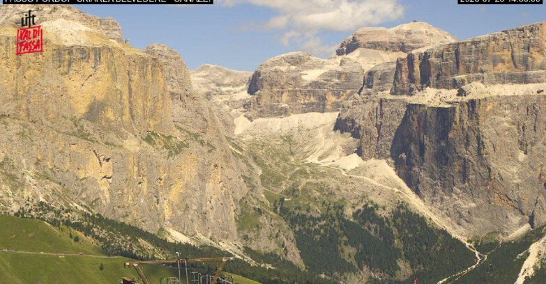 Webcam Campitello-Mazzin-Col Rodella  - Canazei - Belvedere - Skiarea Belvedere