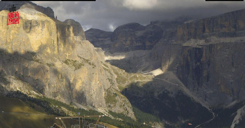 Webcam Campitello-Mazzin-Col Rodella - Canazei - Belvedere - Skiarea Belvedere