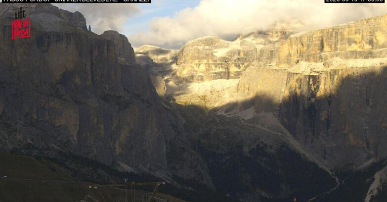 Webcam Campitello-Mazzin-Col Rodella - Canazei - Belvedere - Skiarea Belvedere