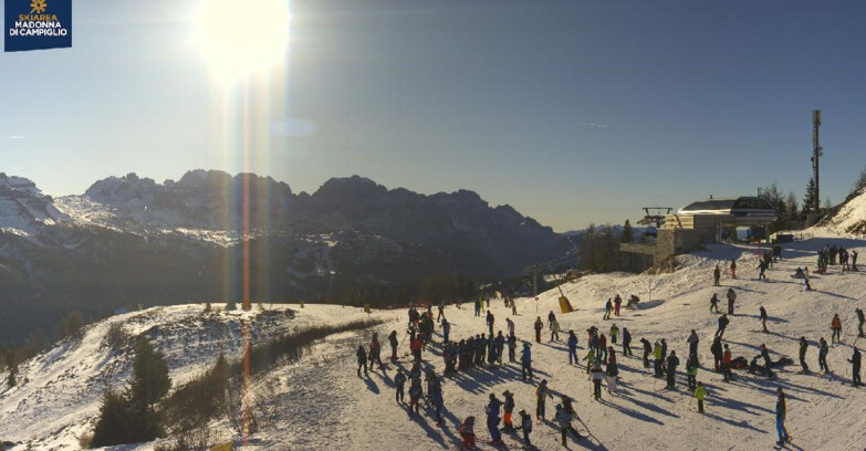 Webcam Folgarida-Marilleva  (Skiarea Campiglio Dolomiti di Brenta - Val di Sole Val Rendena) - Seggiovia Malghette 