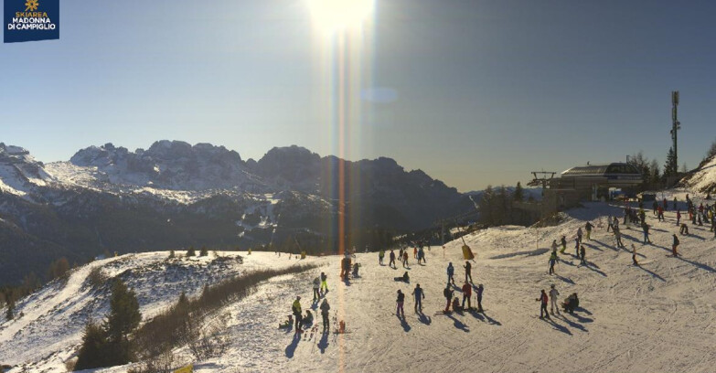 Webcam Folgarida-Marilleva  (Skiarea Campiglio Dolomiti di Brenta - Val di Sole Val Rendena) - Seggiovia Malghette 