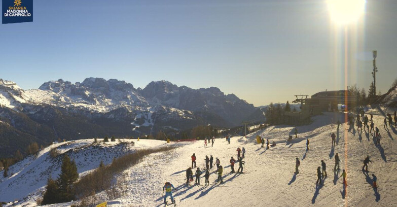 Webcam Folgarida-Marilleva  (Skiarea Campiglio Dolomiti di Brenta - Val di Sole Val Rendena) - Seggiovia Malghette 