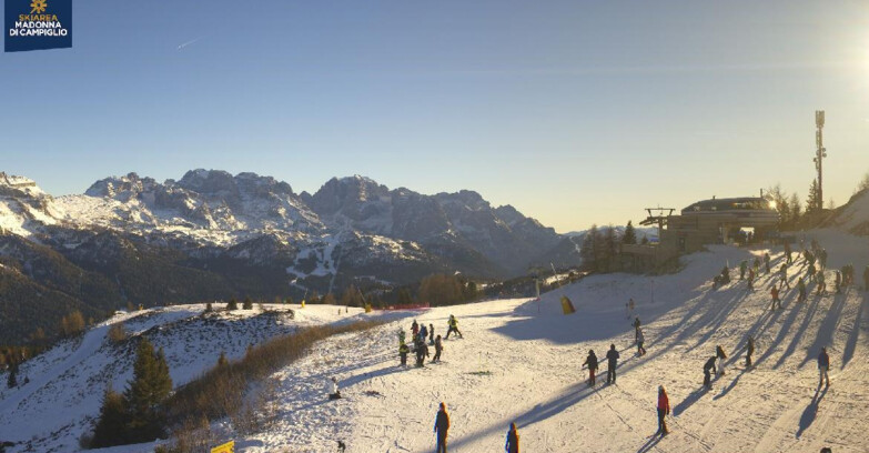 Webcam Folgarida-Marilleva  (Skiarea Campiglio Dolomiti di Brenta - Val di Sole Val Rendena) - Seggiovia Malghette 