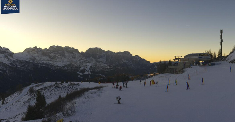 Webcam Folgarida-Marilleva  (Skiarea Campiglio Dolomiti di Brenta - Val di Sole Val Rendena) - Seggiovia Malghette 