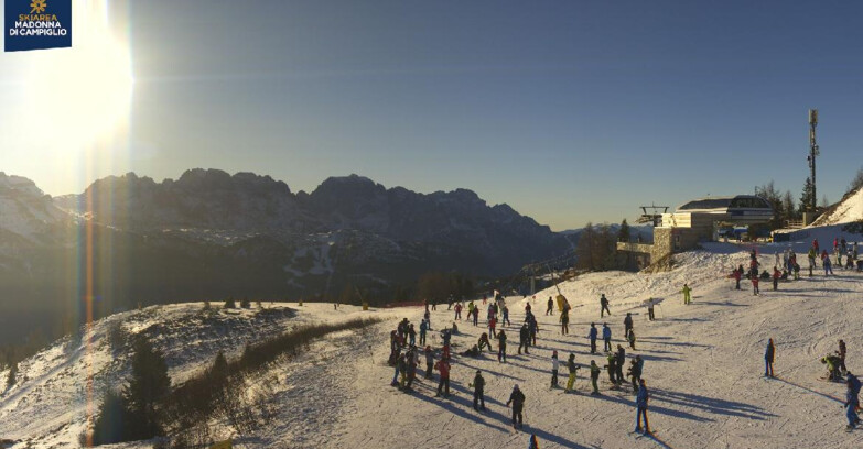 Webcam Folgarida-Marilleva  (Skiarea Campiglio Dolomiti di Brenta - Val di Sole Val Rendena) - Seggiovia Malghette 