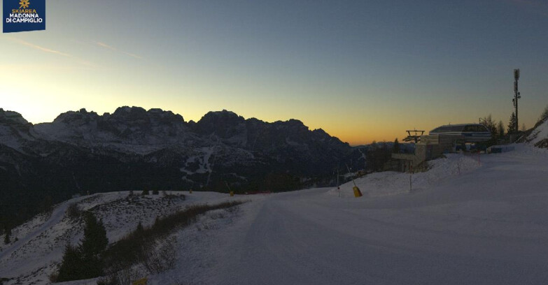 Webcam Folgarida-Marilleva  (Skiarea Campiglio Dolomiti di Brenta - Val di Sole Val Rendena) - Seggiovia Malghette 