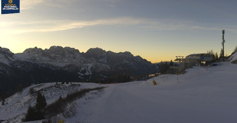 Webcam Folgarida-Marilleva  (Skiarea Campiglio Dolomiti di Brenta - Val di Sole Val Rendena) - Seggiovia Malghette 