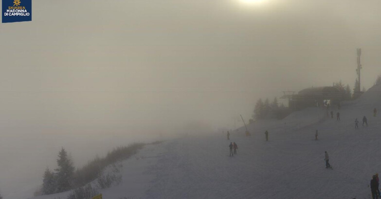 Webcam Folgarida-Marilleva  (Skiarea Campiglio Dolomiti di Brenta - Val di Sole Val Rendena) - Seggiovia Malghette 