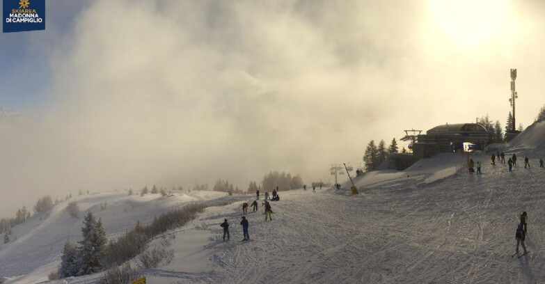 Webcam Folgarida-Marilleva  (Skiarea Campiglio Dolomiti di Brenta - Val di Sole Val Rendena) - Seggiovia Malghette 