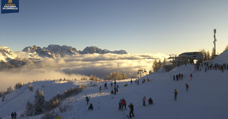 Webcam Folgarida-Marilleva  (Skiarea Campiglio Dolomiti di Brenta - Val di Sole Val Rendena) - Seggiovia Malghette 