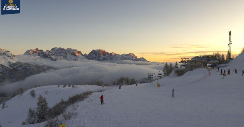 Webcam Folgarida-Marilleva  (Skiarea Campiglio Dolomiti di Brenta - Val di Sole Val Rendena) - Seggiovia Malghette 