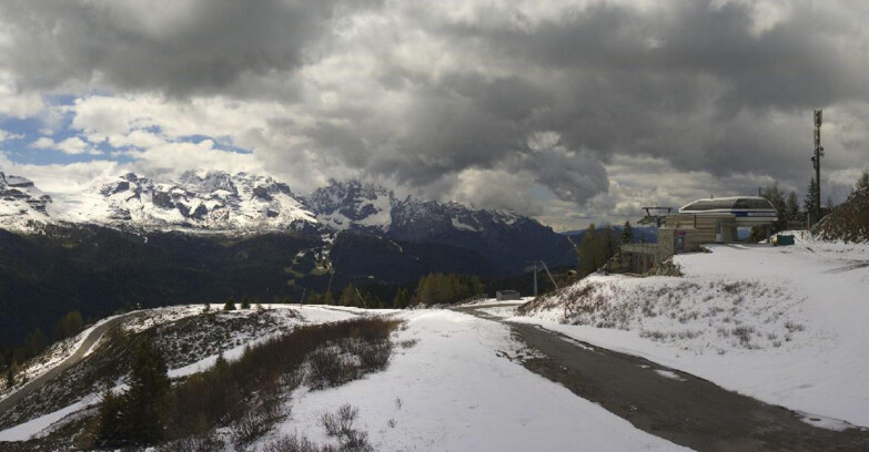 Webcam Folgarida-Marilleva  (Skiarea Campiglio Dolomiti di Brenta - Val di Sole Val Rendena) - Seggiovia Malghette 