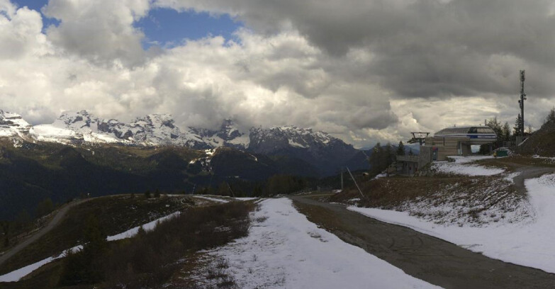 Webcam Folgarida-Marilleva  (Skiarea Campiglio Dolomiti di Brenta - Val di Sole Val Rendena) - Seggiovia Malghette 