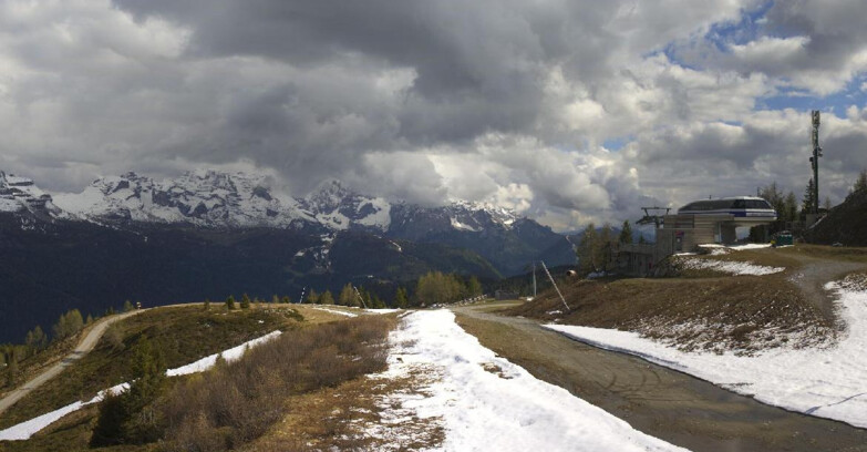 Webcam Folgarida-Marilleva  (Skiarea Campiglio Dolomiti di Brenta - Val di Sole Val Rendena) - Seggiovia Malghette 