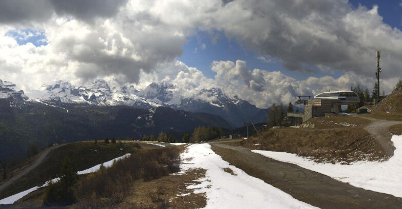 Webcam Folgarida-Marilleva  (Skiarea Campiglio Dolomiti di Brenta - Val di Sole Val Rendena) - Seggiovia Malghette 