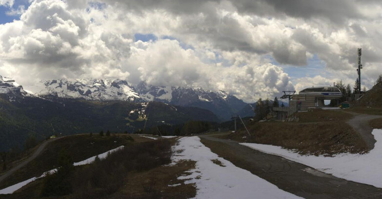 Webcam Folgarida-Marilleva  (Skiarea Campiglio Dolomiti di Brenta - Val di Sole Val Rendena) - Seggiovia Malghette 