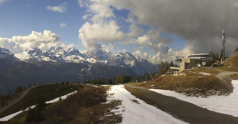Webcam Folgarida-Marilleva  (Skiarea Campiglio Dolomiti di Brenta - Val di Sole Val Rendena) - Seggiovia Malghette 
