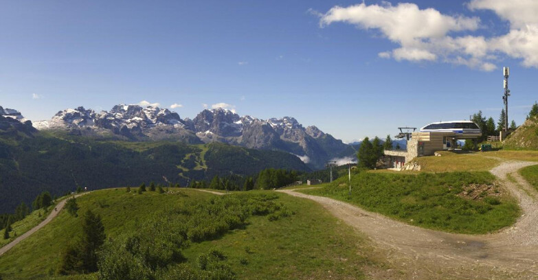 Webcam Folgarida-Marilleva  (Skiarea Campiglio Dolomiti di Brenta - Val di Sole Val Rendena) - Seggiovia Malghette 