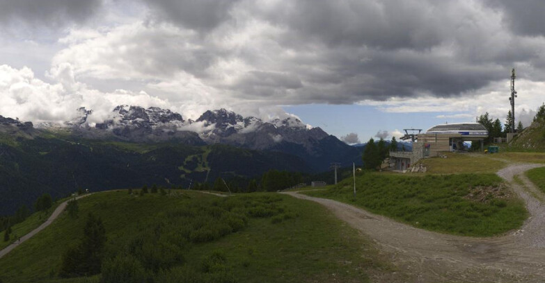 Webcam Folgarida-Marilleva  (Skiarea Campiglio Dolomiti di Brenta - Val di Sole Val Rendena) - Seggiovia Malghette 